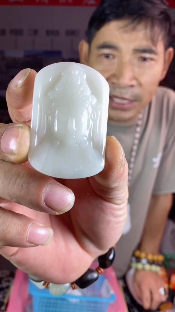 天然玉石未镶嵌颈饰