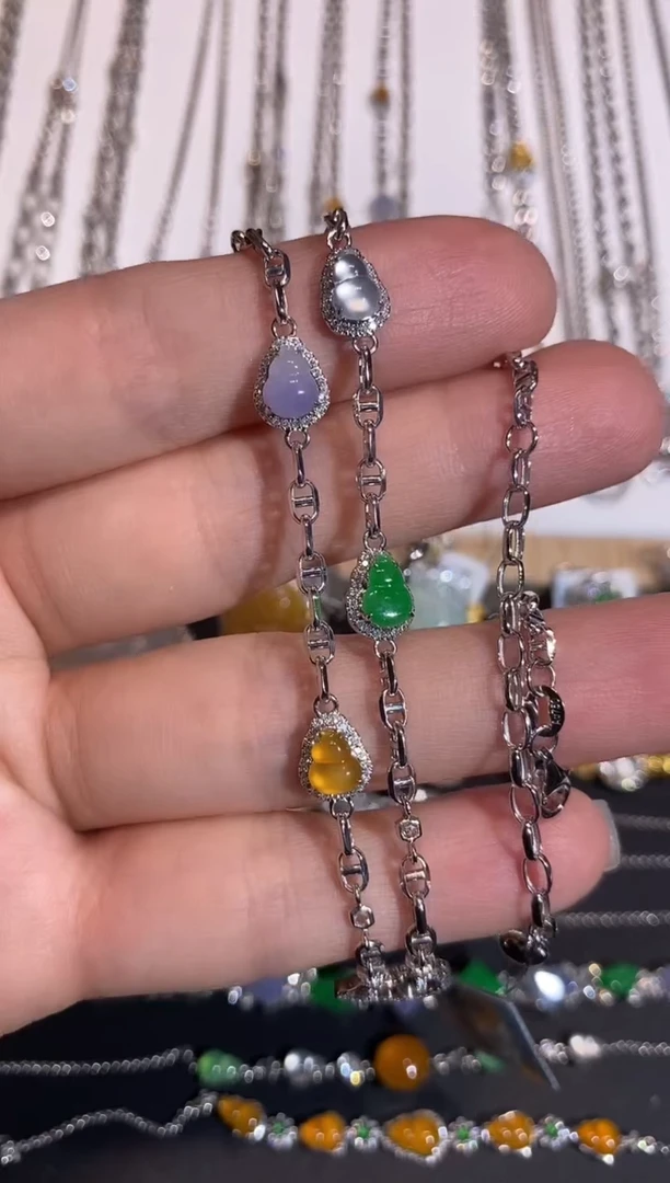 颈饰18K金镶嵌翡翠项链