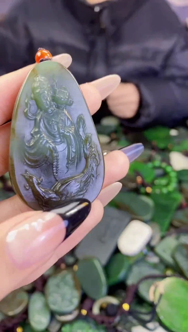 颈饰未镶嵌和田玉1