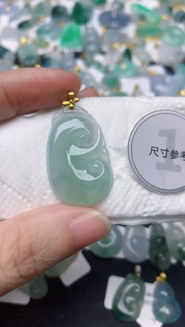 颈饰18K金镶嵌翡翠天然缅甸A货翡翠