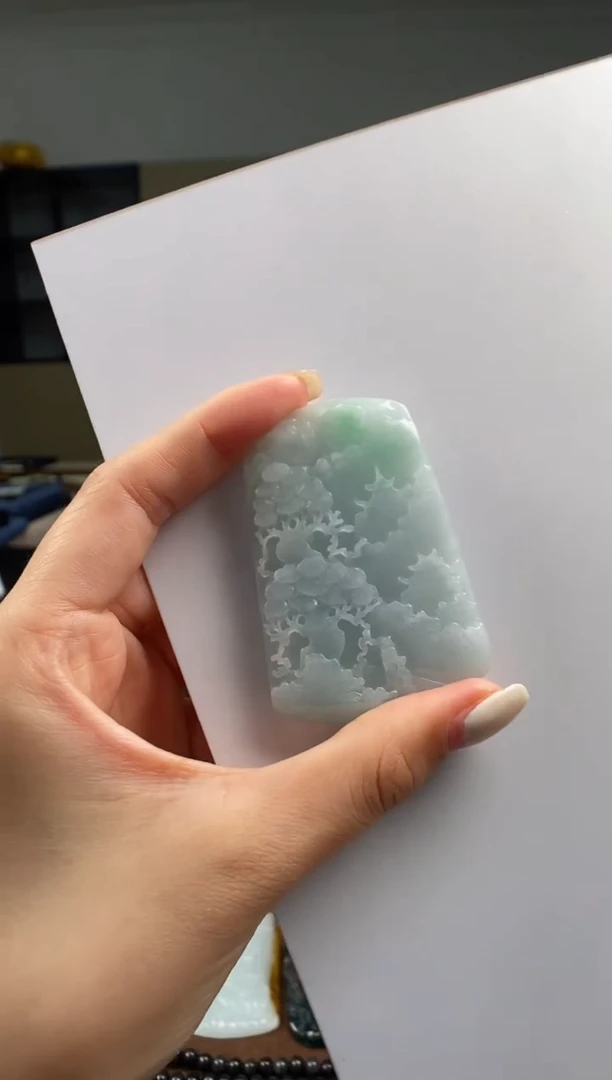 颈饰未镶嵌翡翠 多样性发其一