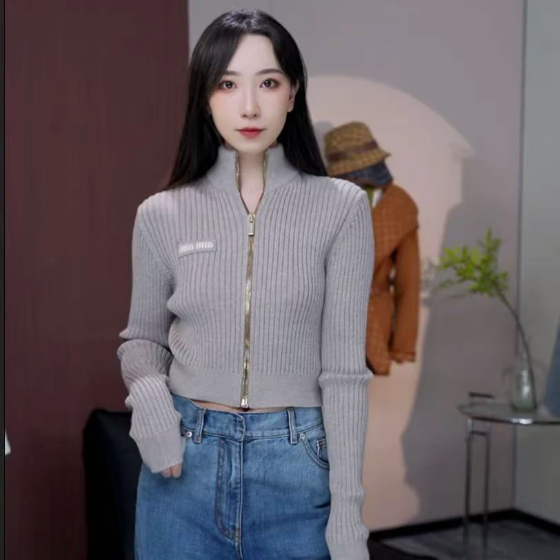 未使用 MIU MIU/缪缪 A100503/燕麦色弹力针织拉链外套/36码