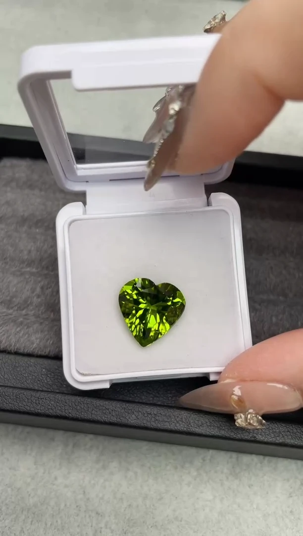 【闪购商品】橄榄石裸石未镶嵌9.93ct