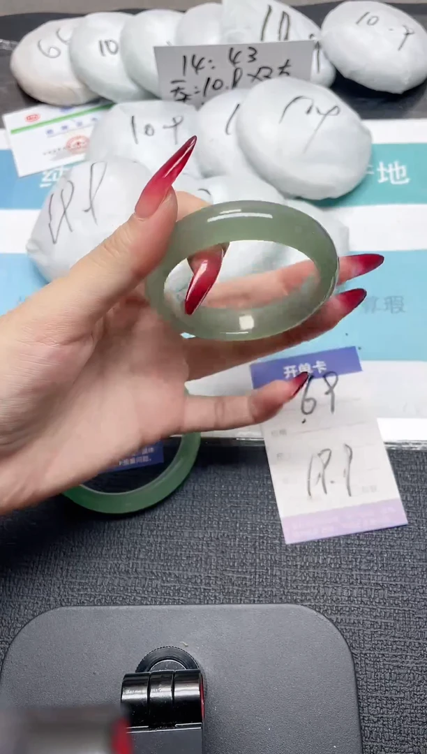 未镶嵌手镯石英质玉69-56