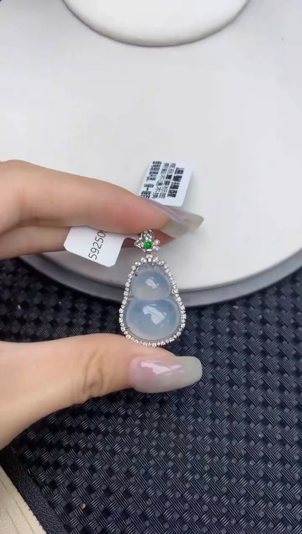 颈饰18K金镶嵌翡翠天然缅甸翡翠a货百元以上9元证书费自理