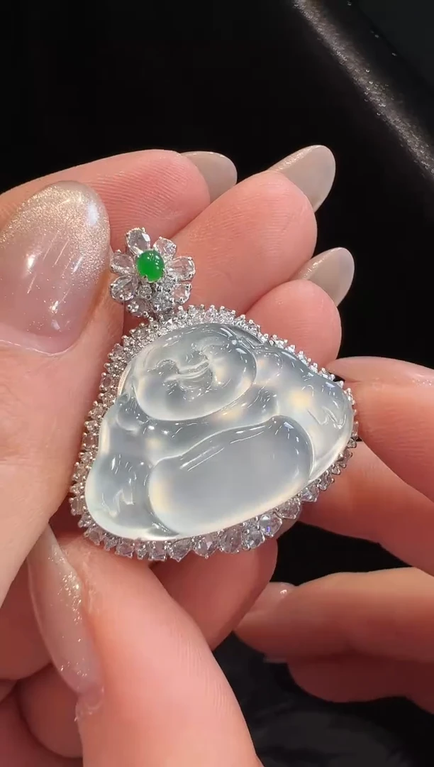 【闪购商品】翡翠颈饰18K金镶嵌吊坠