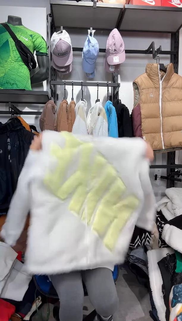 1173  编码 瑕疵款直播间过款为准 尺码    身高  L