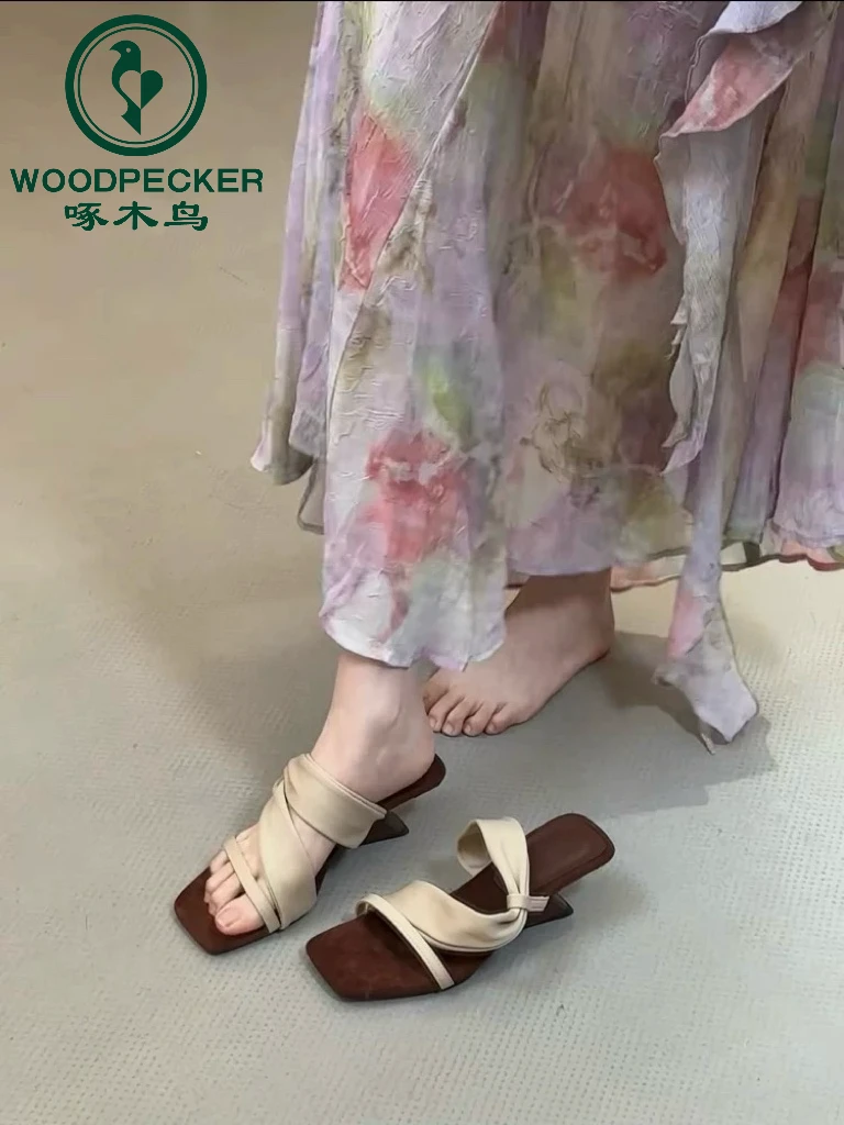 啄木鸟复古辣妹风！方头绒面一字带坡跟拖鞋女夏韩版露趾高跟凉鞋