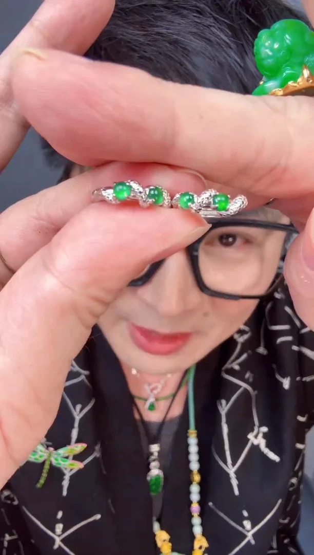 【闪购商品】翡翠颈饰银S925镶嵌一对