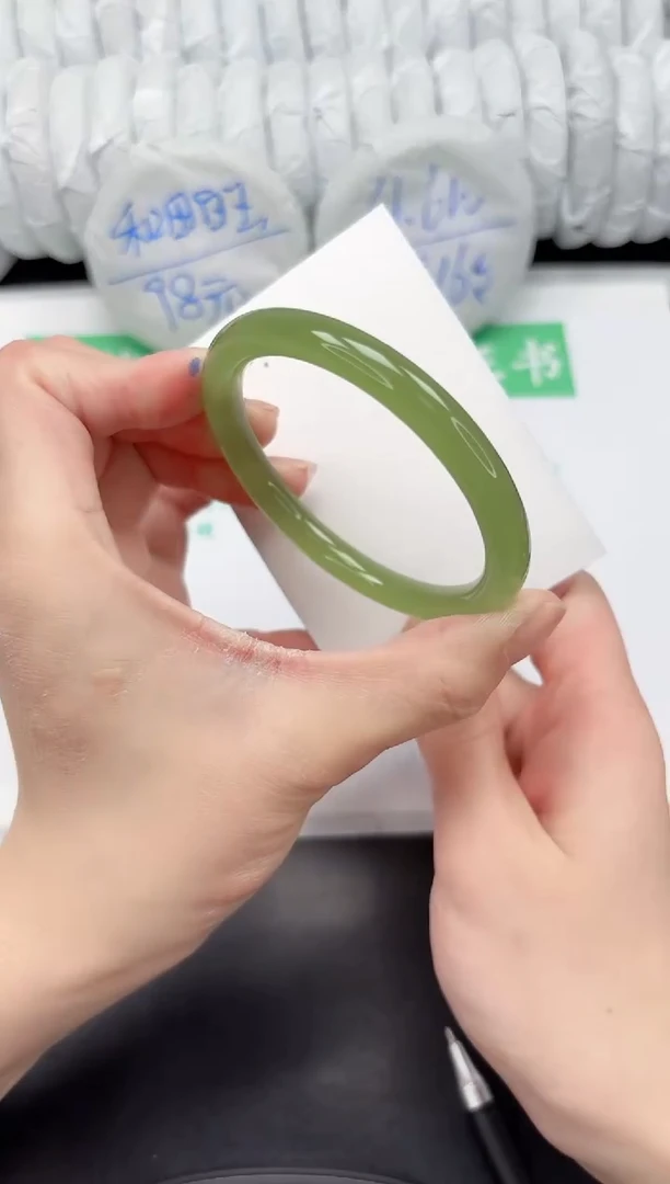 【闪购商品】石英质玉手镯未镶嵌175-56.7