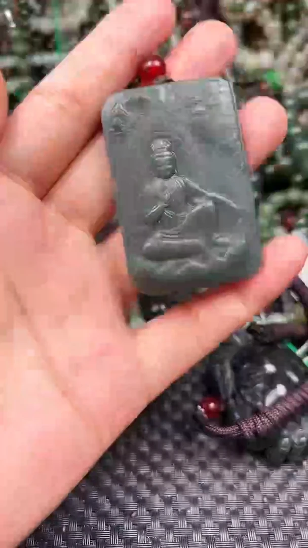 和田玉未镶嵌颈饰1