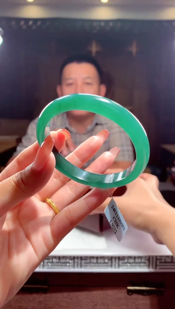 颈饰未镶嵌翡翠天然翡翠（拍一发一）
