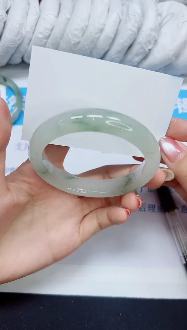 石英质玉手镯未镶嵌168/60