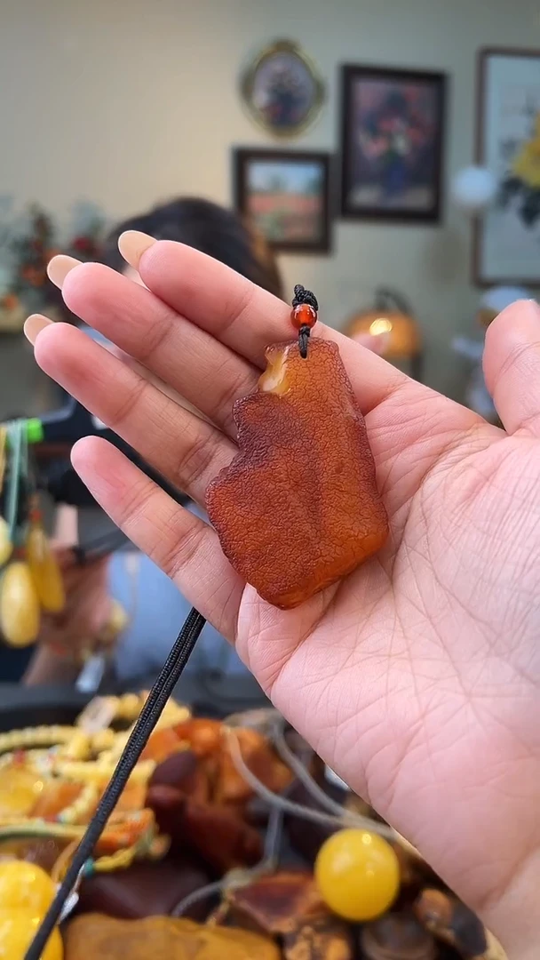 琥珀颈饰未镶嵌吊坠