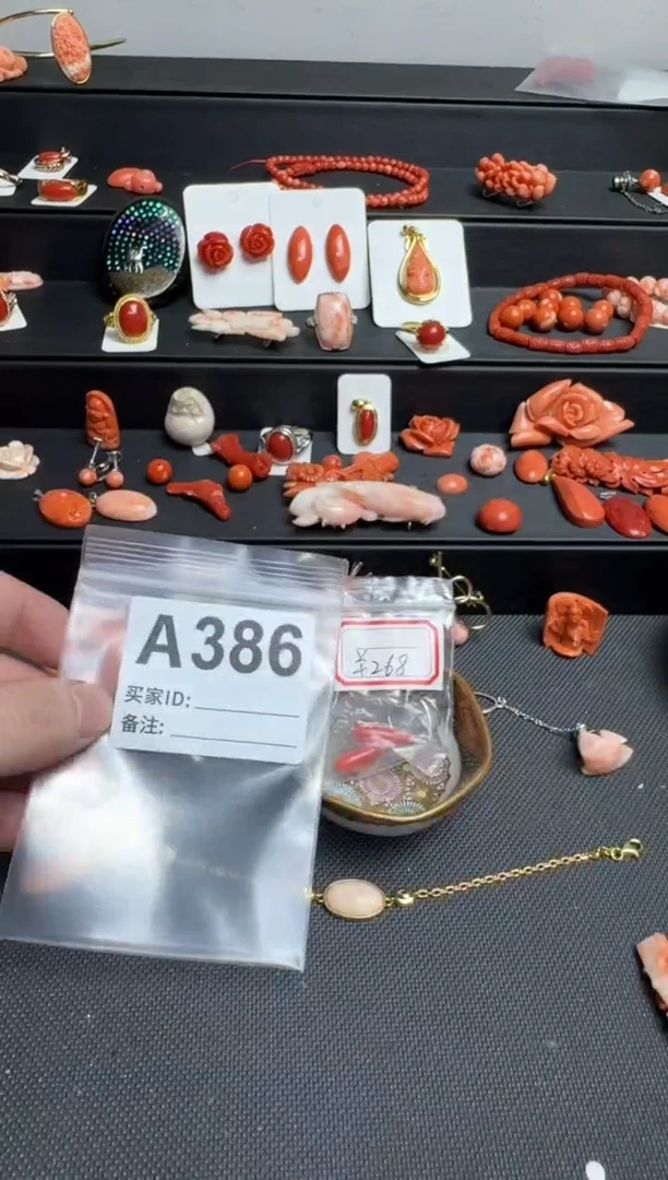 其他Q****店默认微瑕，看好出手268
