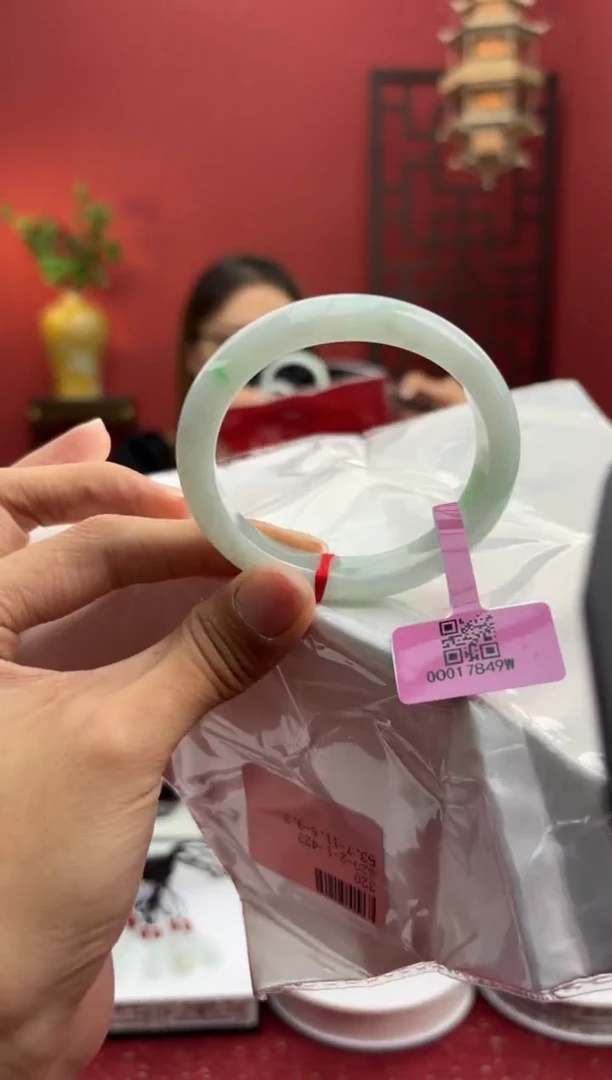 未镶嵌手镯（贵妃镯）翡翠翡翠手镯