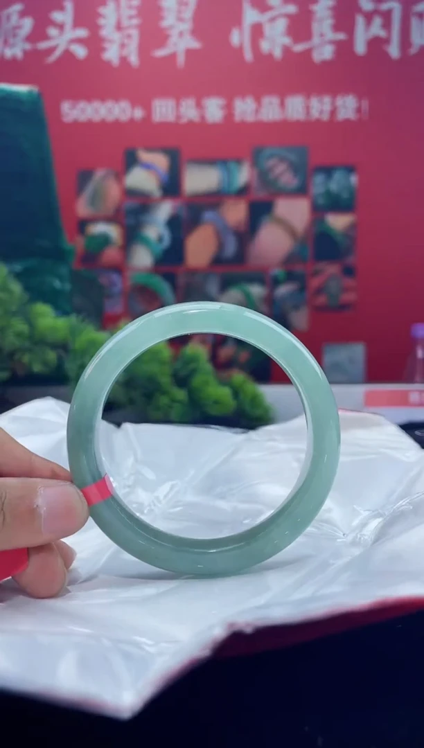翡翠手镯未镶嵌手镯3