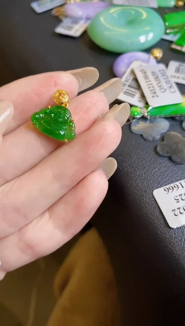 【闪购商品】翡翠颈饰18K金镶嵌佛