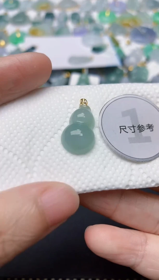 翡翠18K金镶嵌颈饰天然缅甸A货翡翠