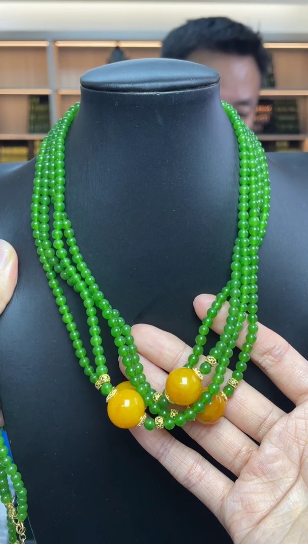 和田玉未镶嵌颈饰多样性发一件