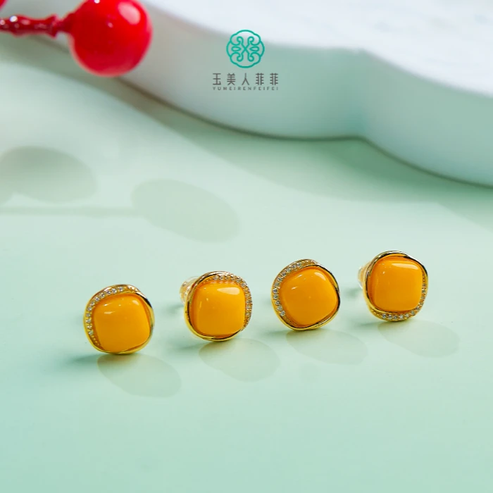 石惑珠宝~蜜蜡小方光面耳钉约7mm/多样性发一