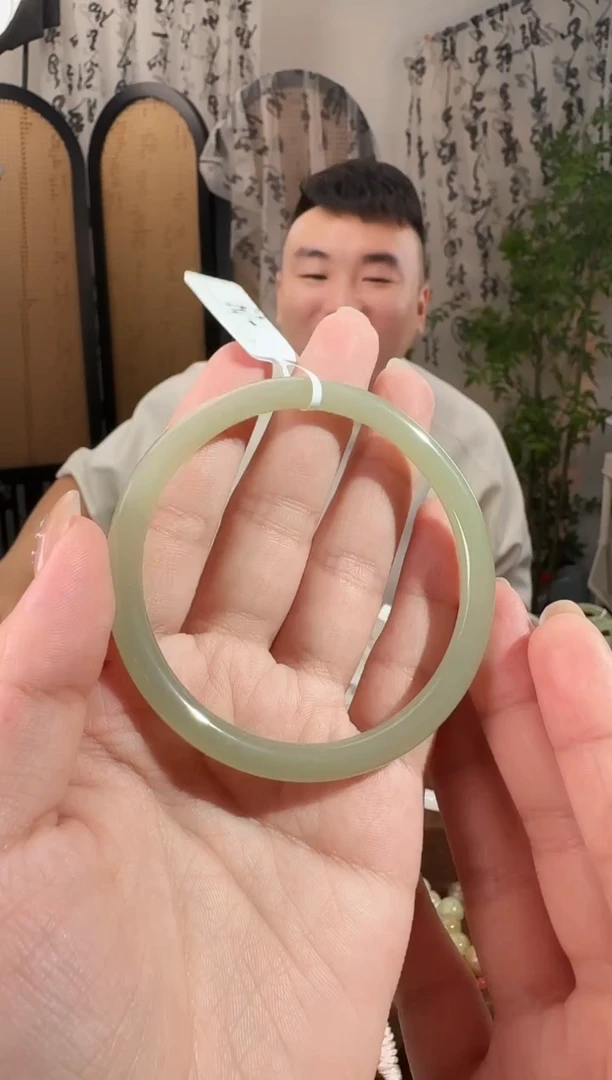 未镶嵌手镯和田玉手镯-30  60+