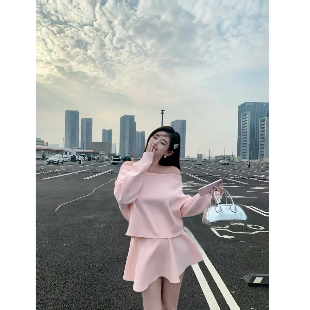 【胖小仙】<记忆香氛>早春一字肩透视纯欲显瘦减龄套装时髦舒适