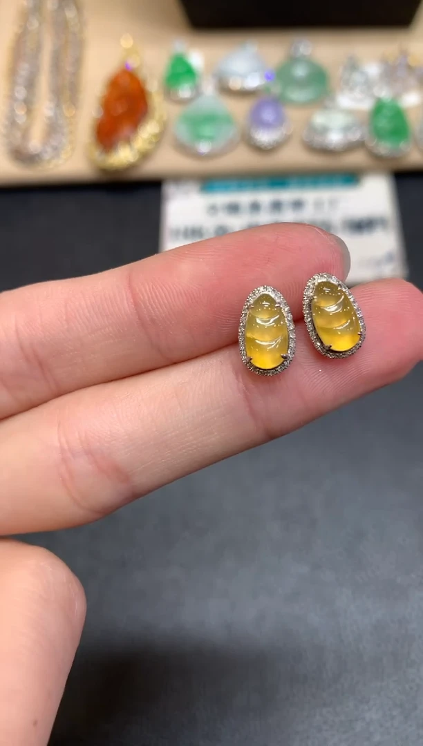 【闪购商品】翡翠耳饰18K金镶嵌福豆【无服务费】
