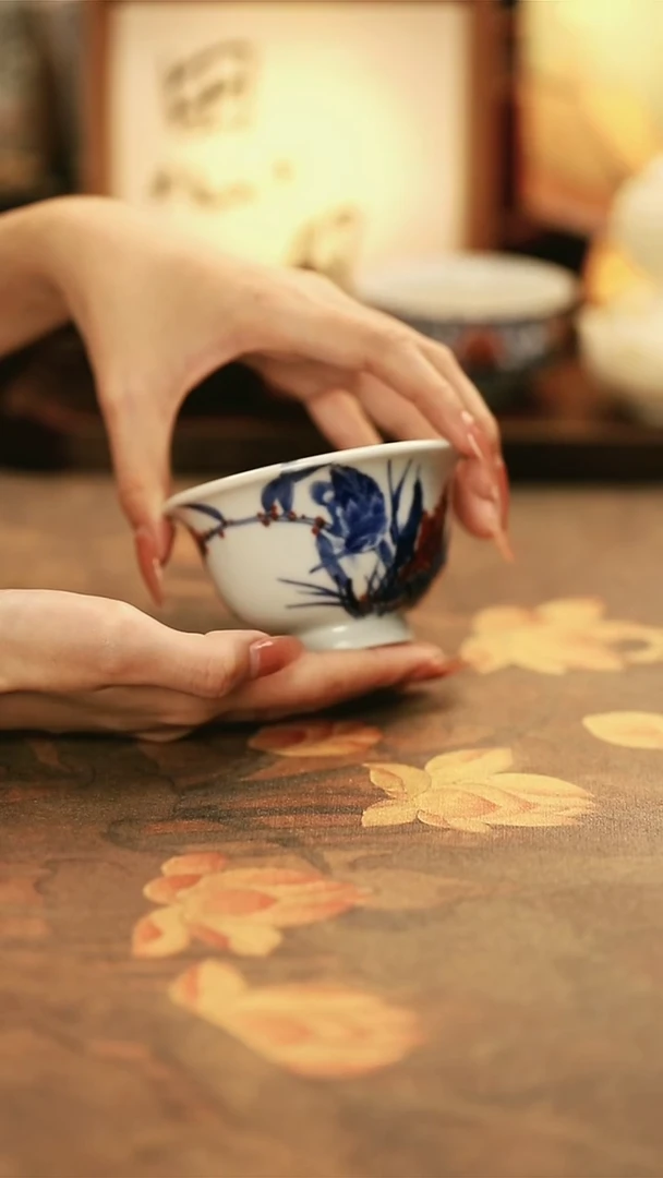 M2009/陶瓷青花釉里红单翠压手杯