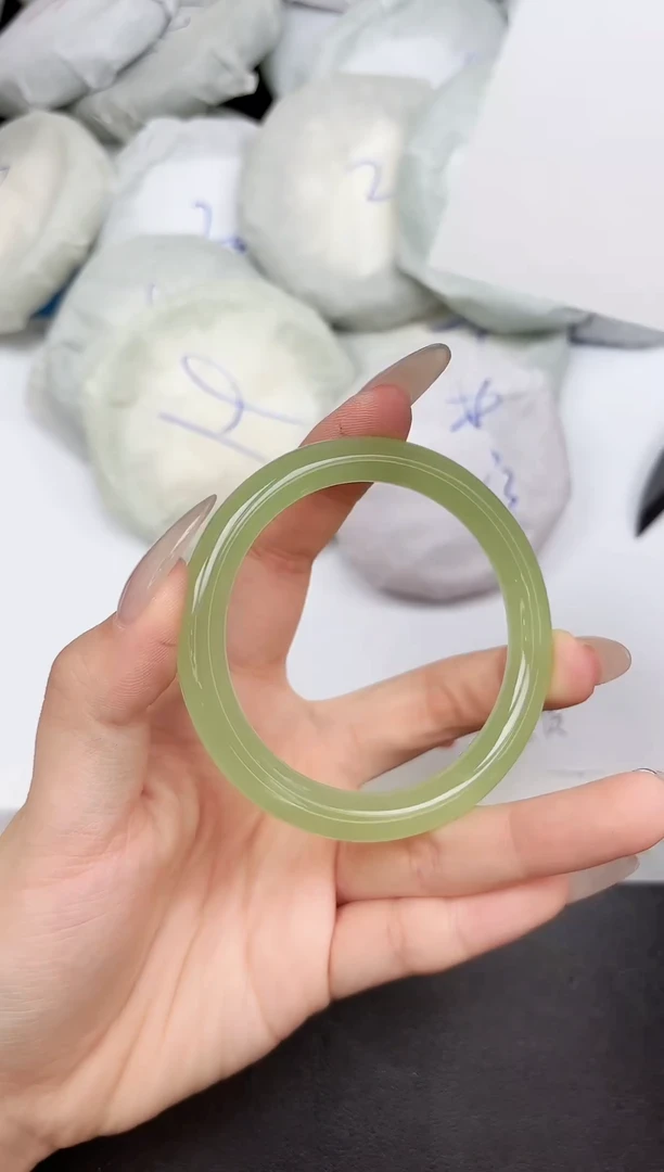 未镶嵌手镯石英质玉29-55.2