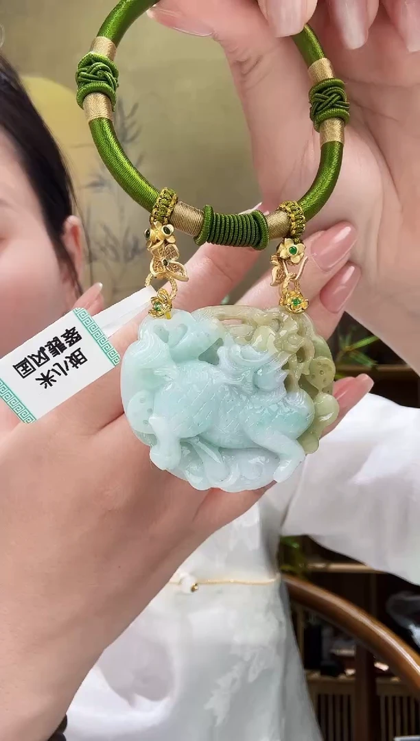 颈饰未镶嵌翡翠吊坠
