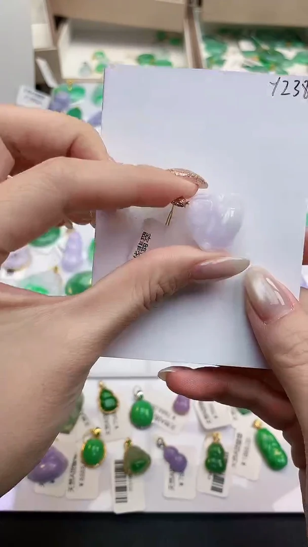 颈饰未镶嵌翡翠天然缅甸A货翡翠