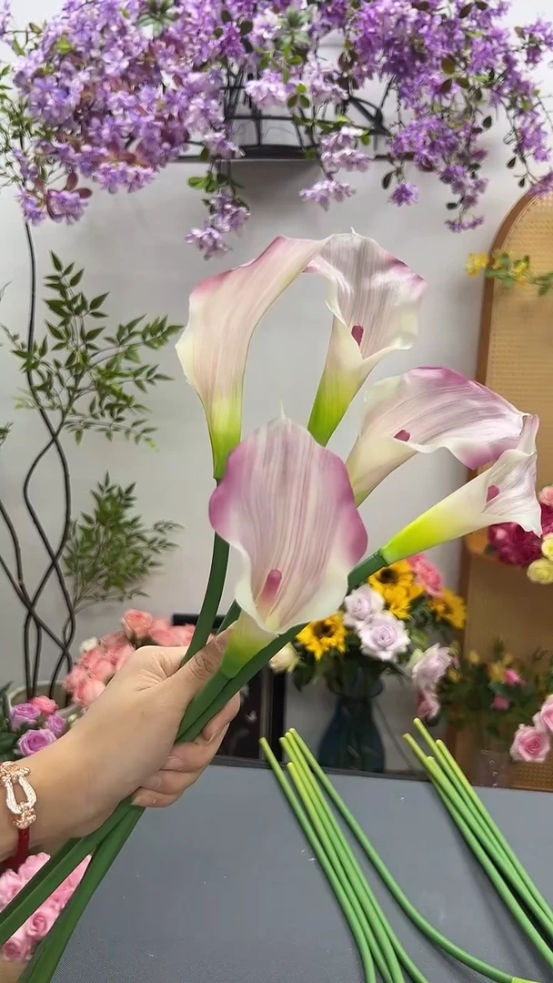 3枝粉色马蹄莲组合