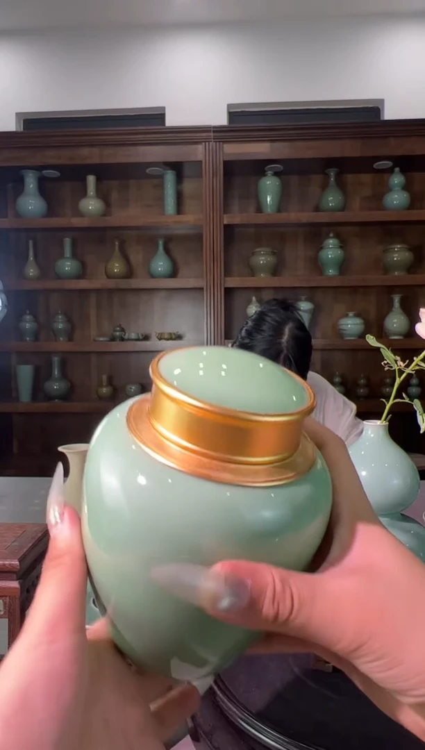 梅子青茶叶罐龙泉青瓷