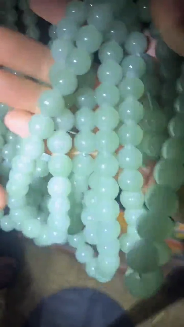 和田玉未镶嵌挂件烟云青项链一条