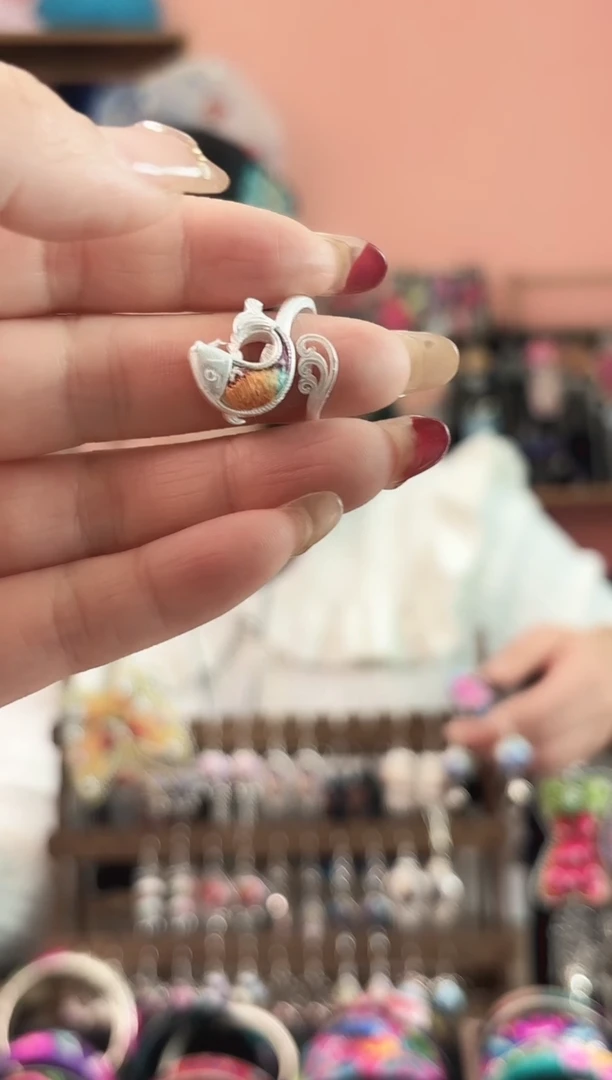 织绣艺枝独绣手工饰品230