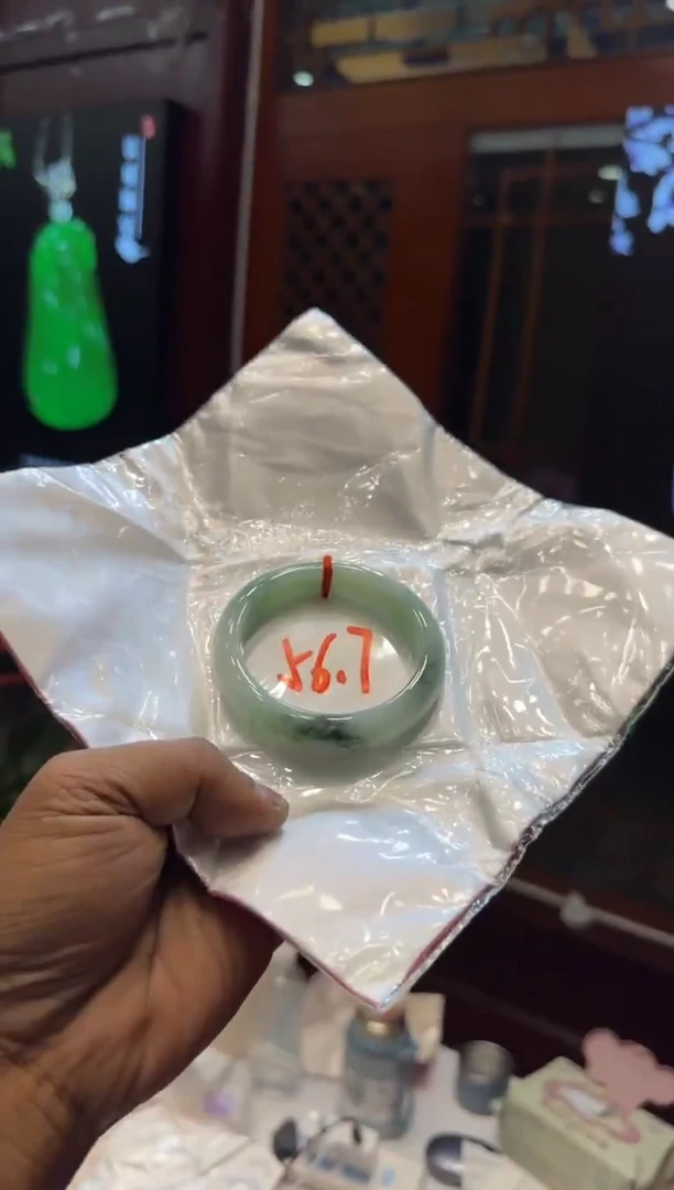 未镶嵌手镯翡翠手镯