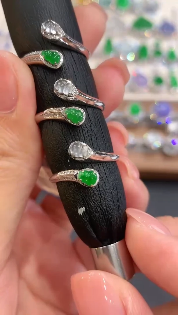 18K金镶嵌戒指翡翠a18多样性一件发货