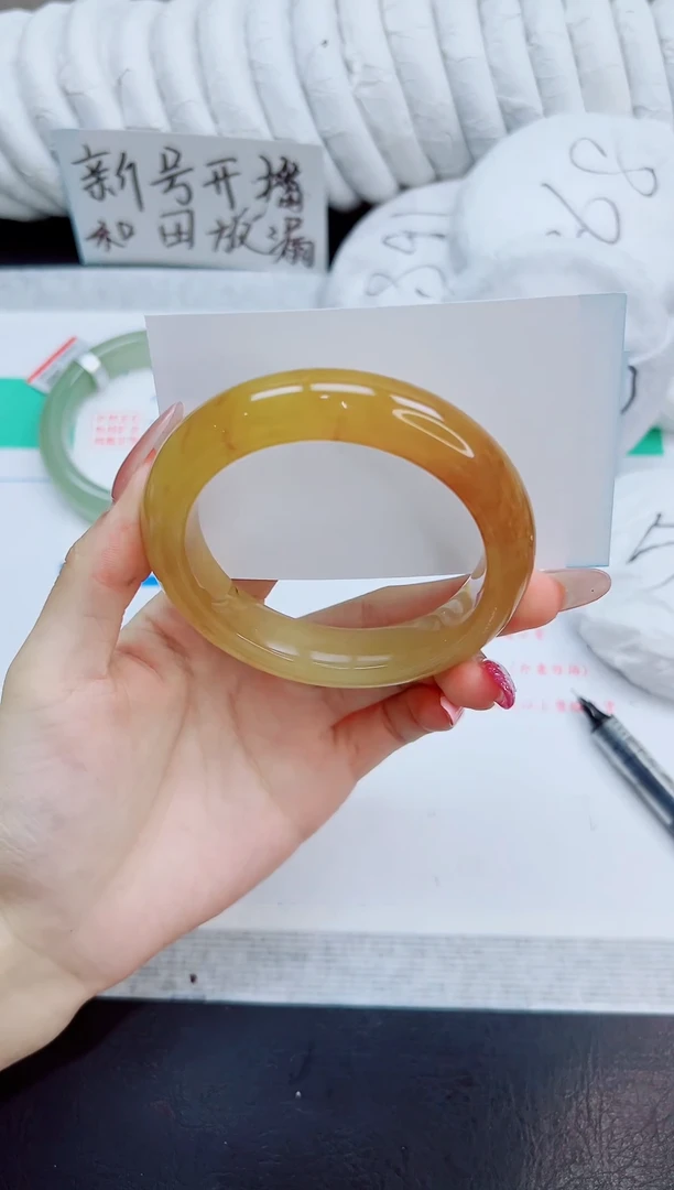 未镶嵌手镯石英质玉126/56