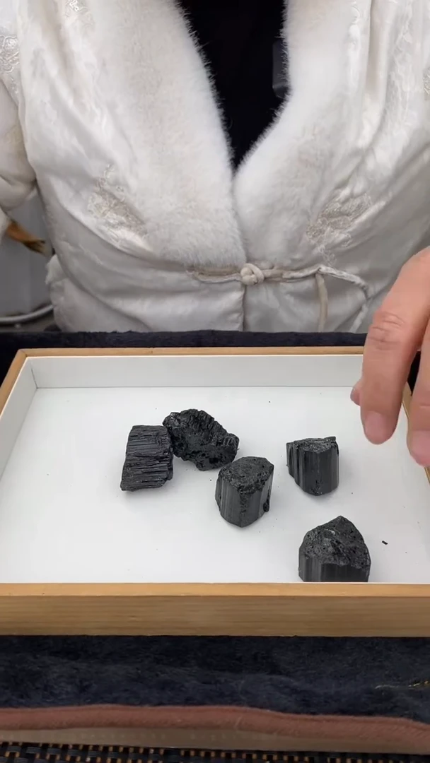 【闪购商品】碧玺原石未镶嵌黑碧玺原石200g（2-6块）随机发