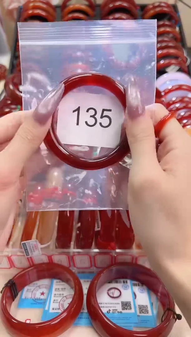 手镯玛瑙/玉髓未镶嵌54圈口*B135