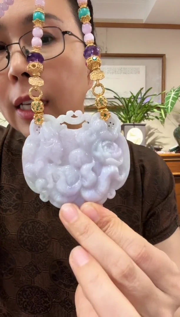 翡翠未镶嵌颈饰国风