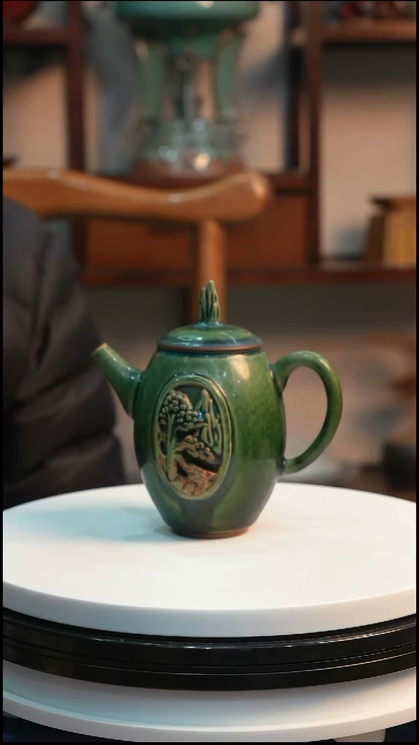 钧瓷松柏绿釉自然窑变迎客松壶