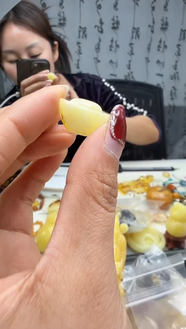 【闪购商品】琥珀裸石未镶嵌配饰