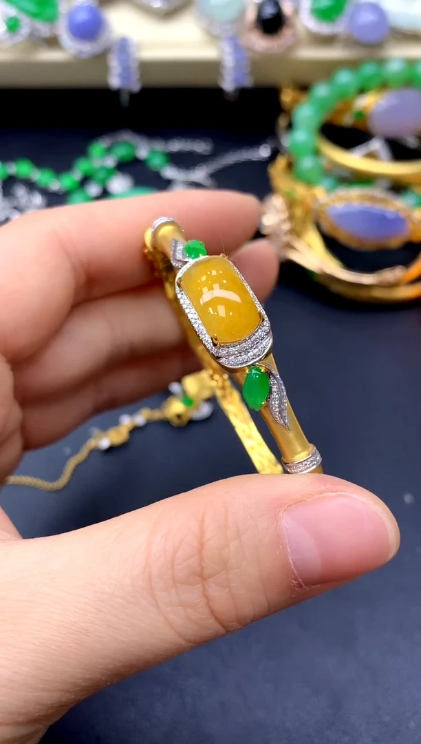 18K金镶嵌手镯翡翠255-中国好珍宝