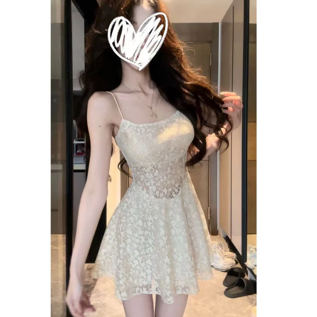 氛围感温柔镂空蕾丝吊带连衣裙气质修身显瘦A字短裙