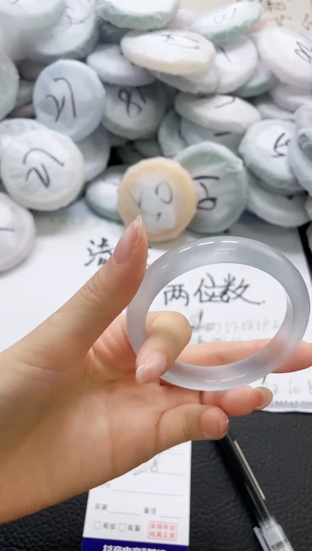 未镶嵌手镯石英质玉192-58