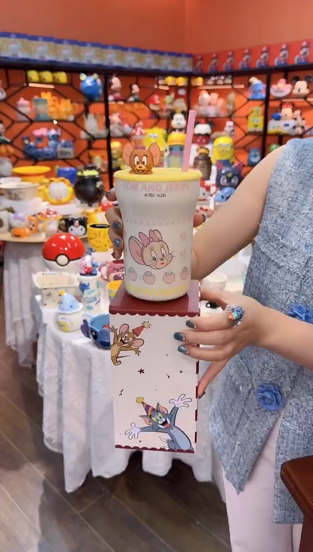 瓷片@@猫和老鼠黄色带盖陶瓷吸管杯