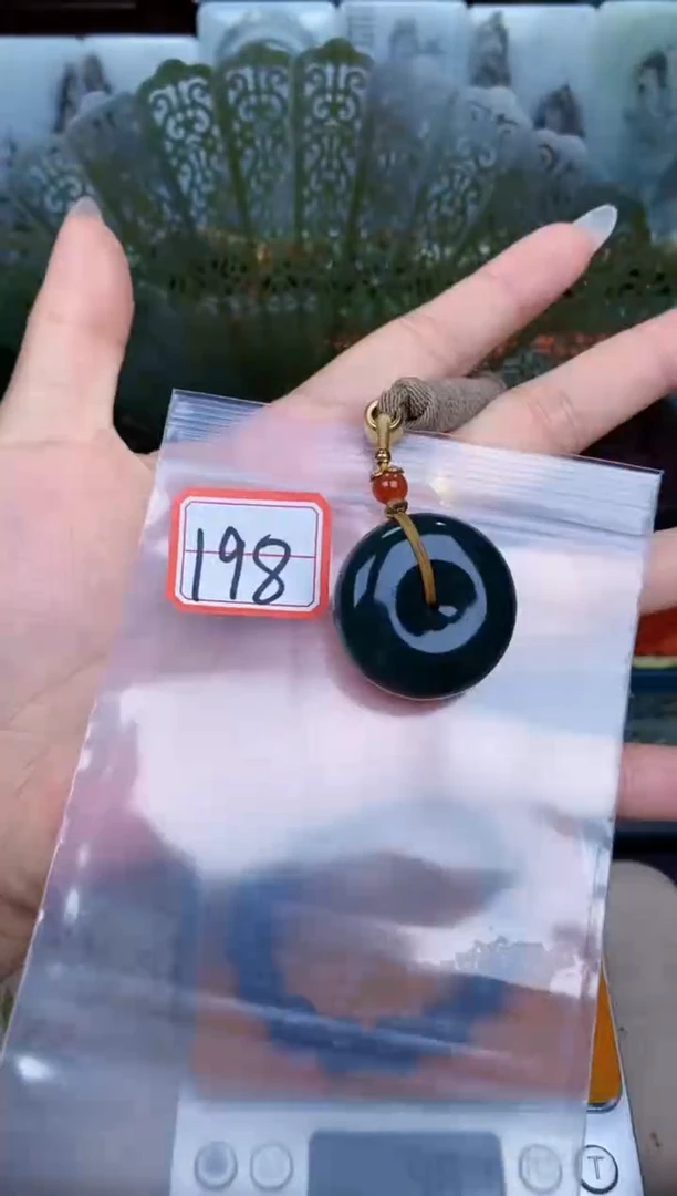 和田玉未镶嵌颈饰和田玉