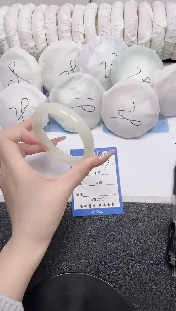 未镶嵌手镯石英质玉33-62